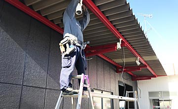 LEDチャンネル文字、自立看板、袖看板、箱文字、壁面サイン、スタンド型看板、カッティングシート、インクジェットシートや室内装飾、車両ラッピング、横断幕や懸垂幕、各種ノベルティなど、サインにかかわることのイメージ2